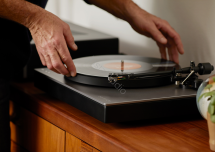 Cambridge Audio proponuje dwa nowe gramofony Alva TT V2 oraz Alva ST 