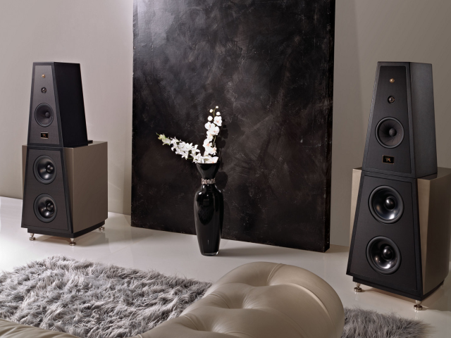 Kolumny firmy Rosso Fiorentino - Dostępne w salonie InstalAudio!